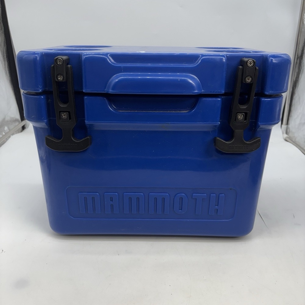 Mammoth Cruiser 15 Cooler 12 Quart Blue Insulated Hard Handle Chest